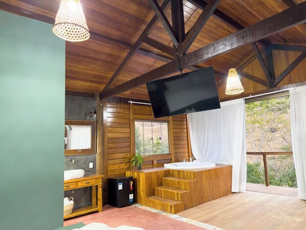 Espacio para trabajar con laptop y wifi gratis 