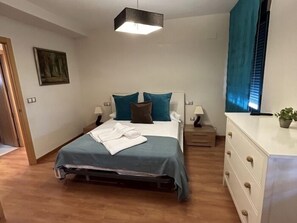 2 Schlafzimmer, Bügeleisen/Bügelbrett, Internetzugang, Bettwäsche