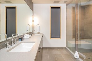 Bathroom - 202 Lakelodge 4 Bedroom Condo (Big Sky)