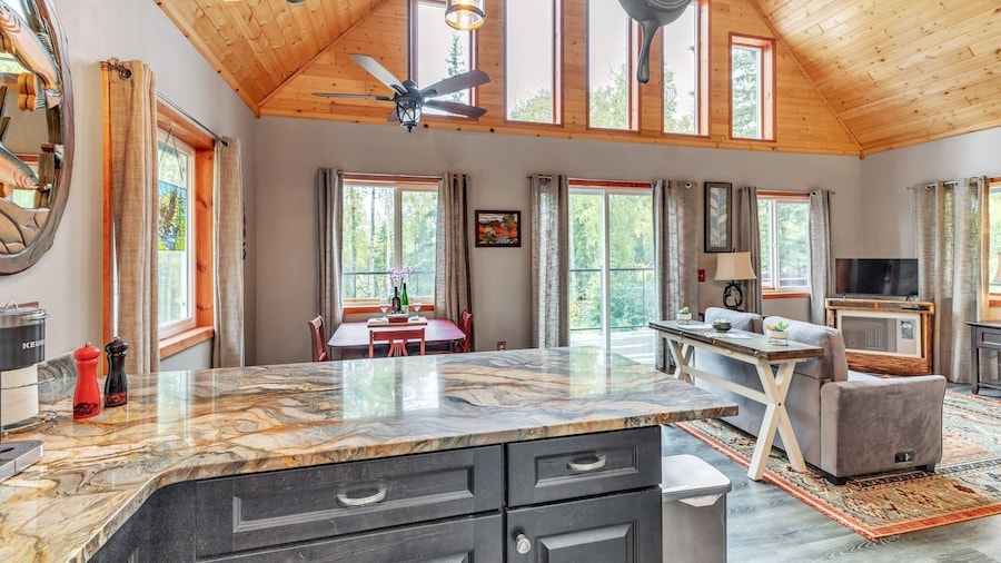 Cabin In The Woods 1 Bedroom Cabin