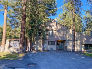 Exterior - Horizons 4 | Pool & Hot Tub Access! (Mammoth Lakes)