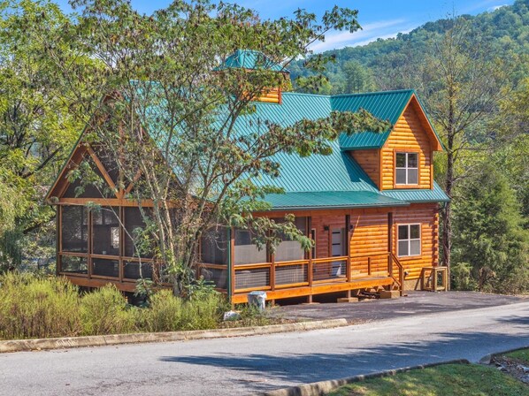 Cabin, 2 Bedrooms | Exterior - Ern803 - Beary Blue Oasis 2 Bedroom Cabin (Sevierville)