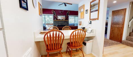 المنشأة من الداخل