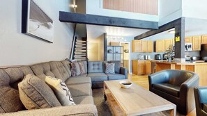 Televisión, chimenea y reproductor de DVD 