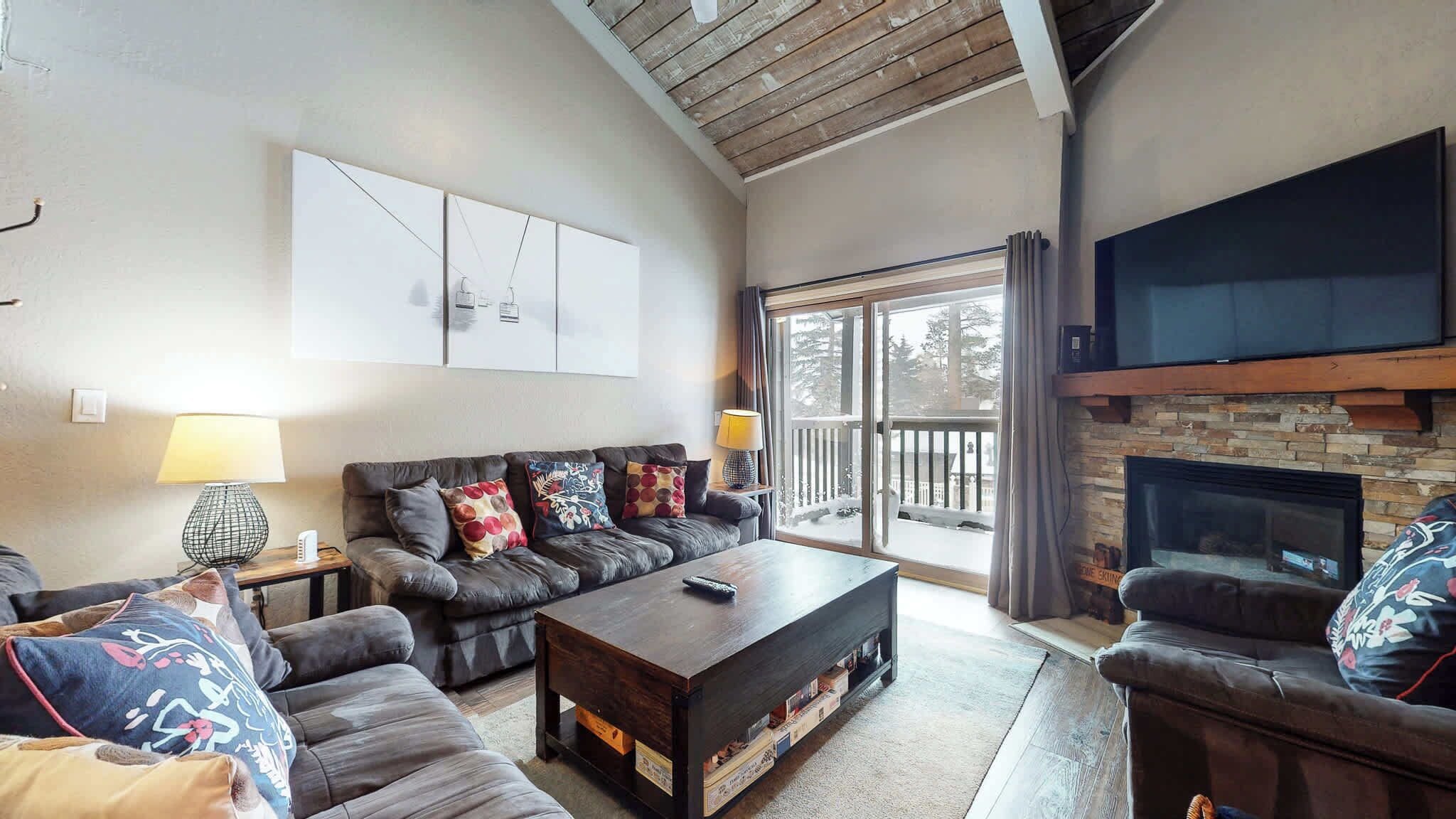 TV, fireplace, DVD player