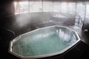 Bain à remous intérieur