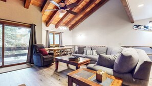 TV, fireplace, DVD player