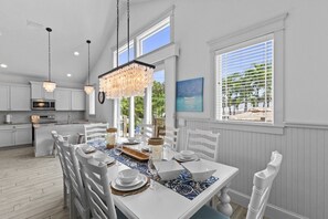 House, 5 Bedrooms | Dining - Tiki By The Sea 5 Bedroom Home (Holmes Beach)