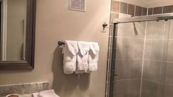 Shower, shampoo