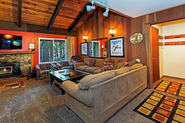 TV, fireplace, DVD player