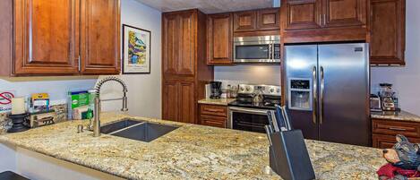 Refrigerador, microondas, horno, placa de cocina