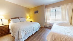 2 bedrooms, iron/ironing board, WiFi, bed sheets