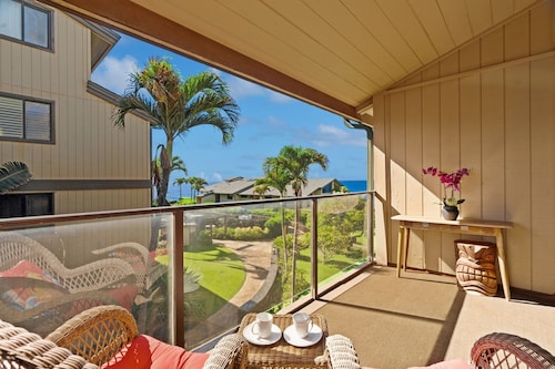 Makahuena Condo #1-304 - Modern Oceanview 2 Bedroom Condo With Pool