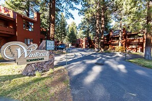 Property grounds - Winterset #01 Condo Near Year-Round Fun (Mammoth Lakes)