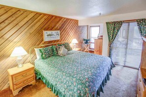 2 bedrooms, iron/ironing board, WiFi, bed sheets - Aspen Creek #119 | Shared Pool, Hot Tub & BBQ! (Mammoth Lakes)