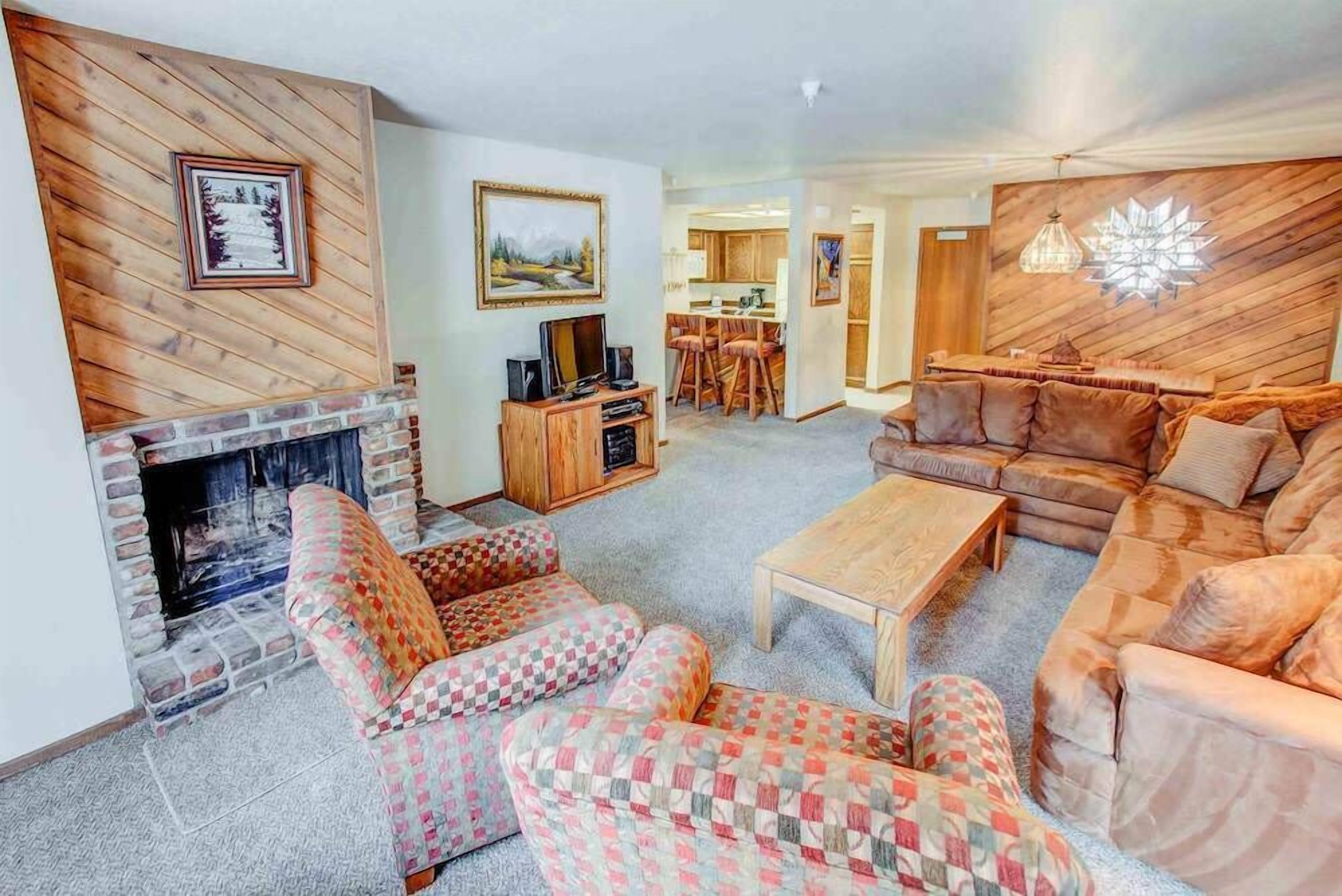 TV, fireplace, DVD player
