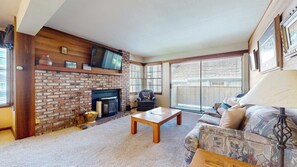 TV, fireplace, DVD player