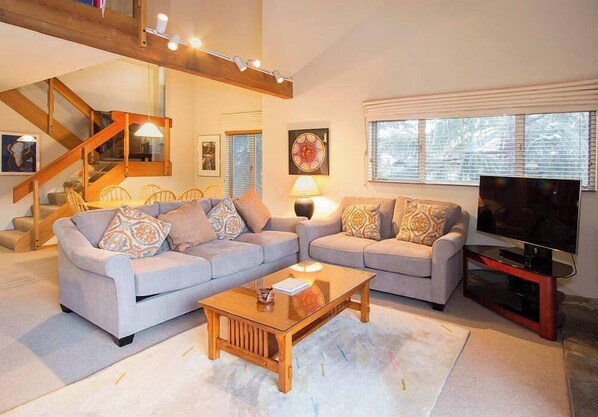 TV, fireplace, DVD player