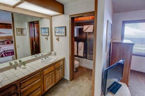 Shower, hair dryer - Canyon Ski & Racquet #1 | Near Hike & Bike Trails! (Mammoth Lakes)