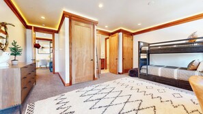 3 bedrooms, WiFi, bed sheets