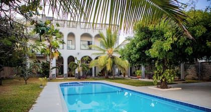 Spacious Beachfront villa with 7 bedrooms and WiFi, AC in delightful Kilifi