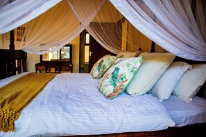 7 Schlafzimmer, Schreibtisch, WLAN, Bettwäsche