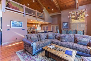 TV, fireplace, DVD player, foosball - Stonegate #02 | Luxe Condo w/ Foosball Table (Mammoth Lakes)