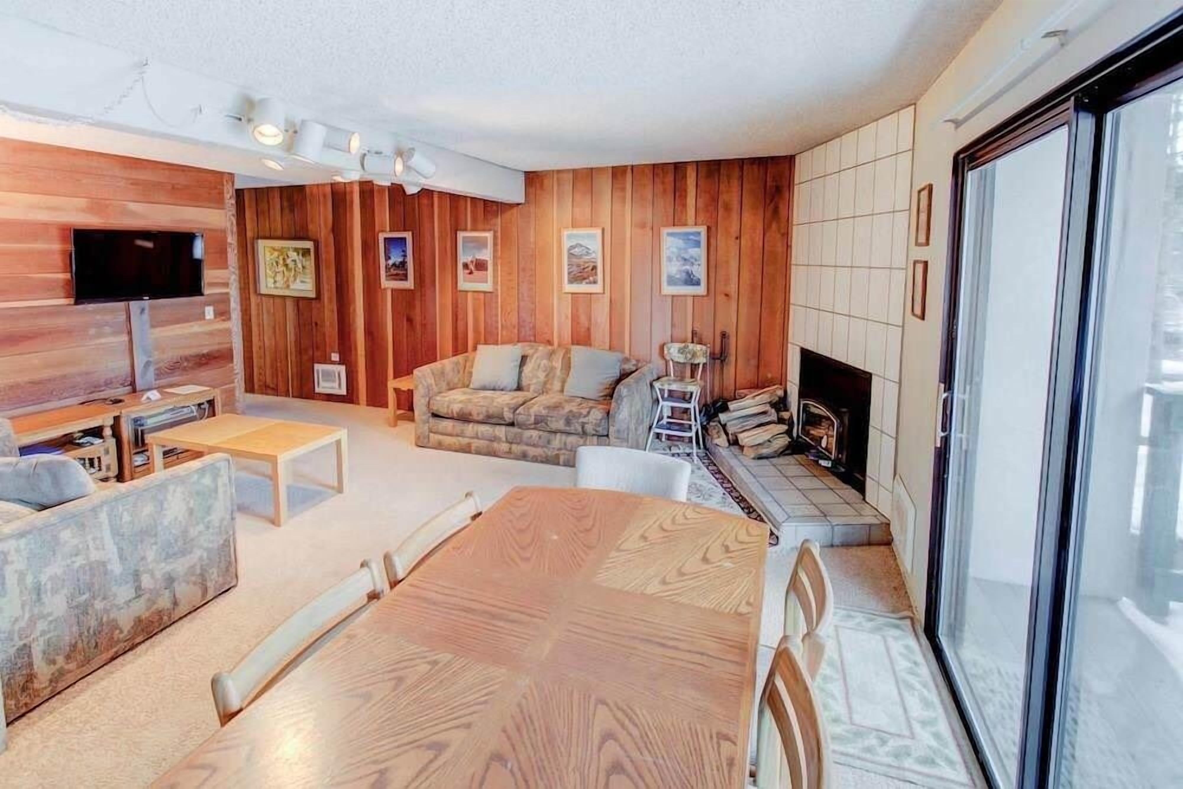 TV, fireplace, DVD player