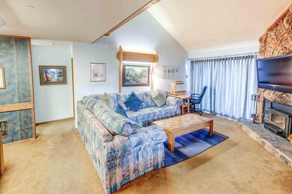 TV, fireplace, DVD player