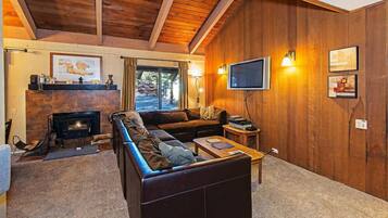 TV, fireplace, DVD player