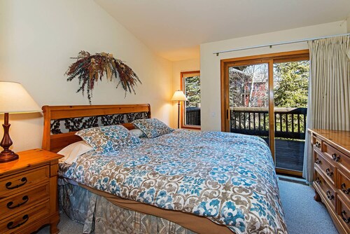 SnowCreek #936 - Sleeps 8 w/ Shared Hot Tub