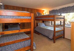 4 bedrooms, WiFi, bed sheets
