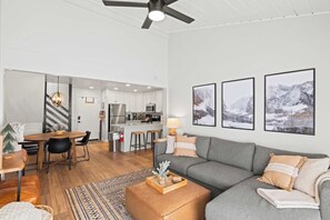 Televisio, takka, DVD-soitin