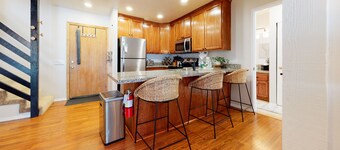 St. Anton Getaway | Shared BBQ, Pool & Hot Tub