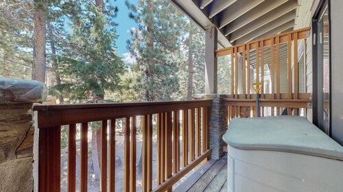 Escape to The Summit | Pool & HT Next Door