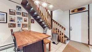 Dining - Escape to The Summit | Pool & HT Next Door (Mammoth Lakes)