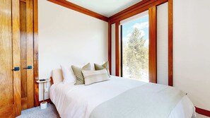 4 chambres, fer et planche à repasser, Wi-Fi, draps fournis