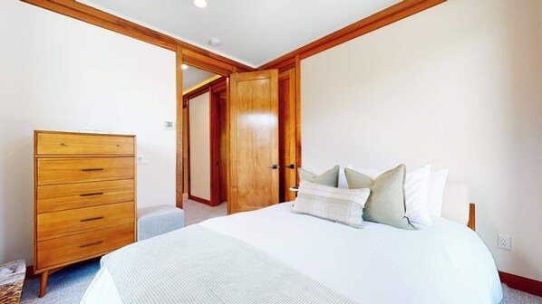 4 dormitorios, tabla de planchar con plancha, wifi y ropa de cama