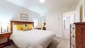 4 chambres, fer et planche à repasser, Wi-Fi, literie fournie