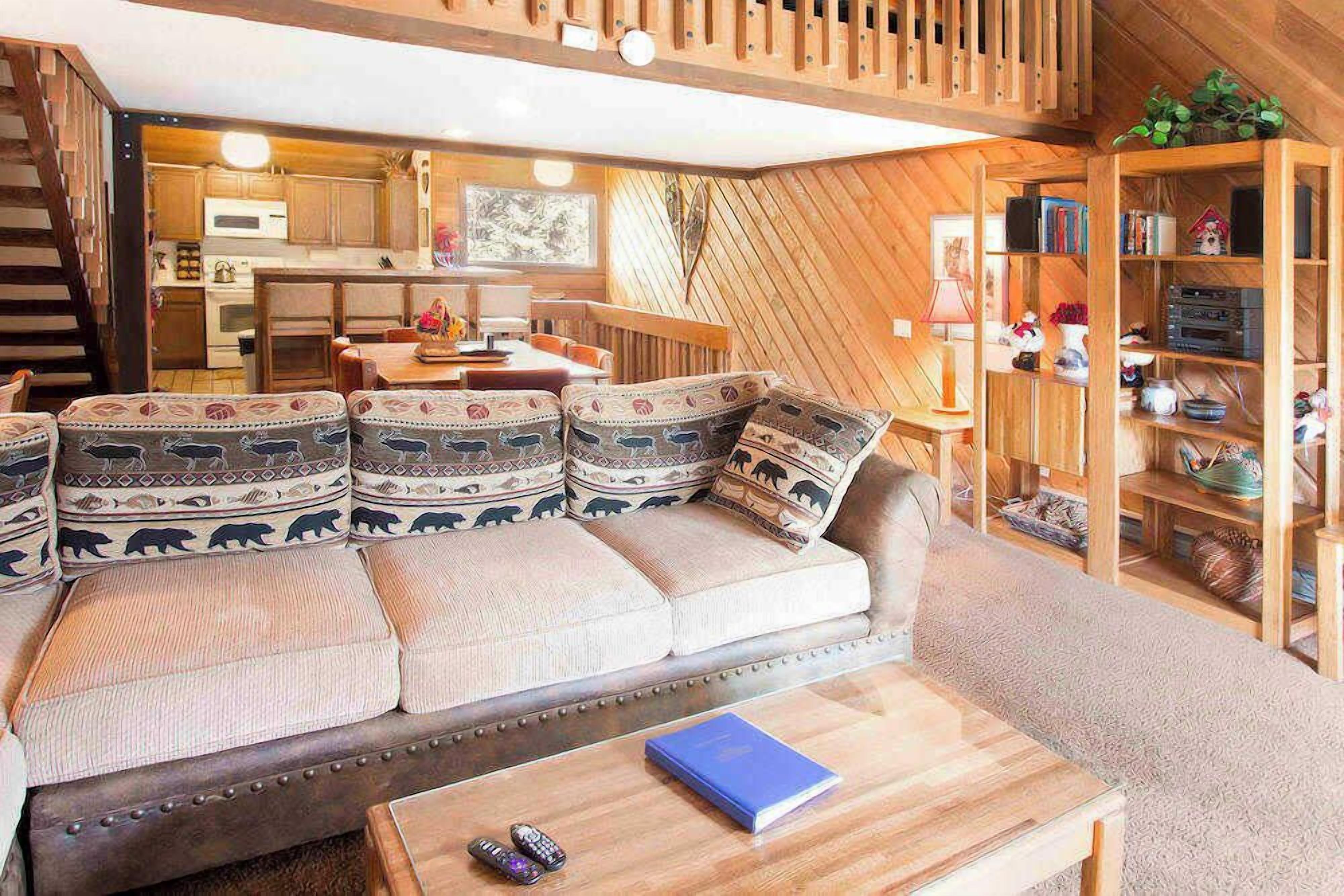 TV, fireplace, DVD player