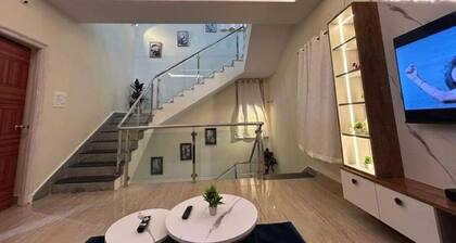 Spacious 3bhk Triplex Villa Near To IT Hub