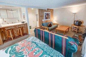 TV, fireplace, DVD player