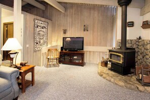 Télévision, cheminée