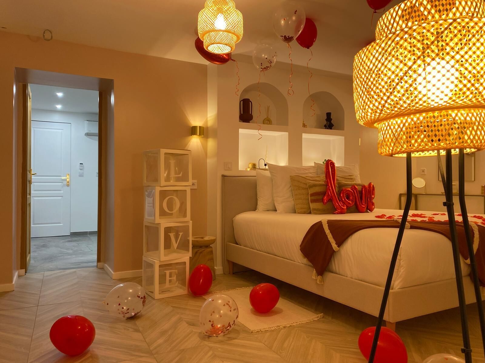 1 bedroom, internet, bed sheets