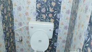 Double or Twin Room | Bathroom