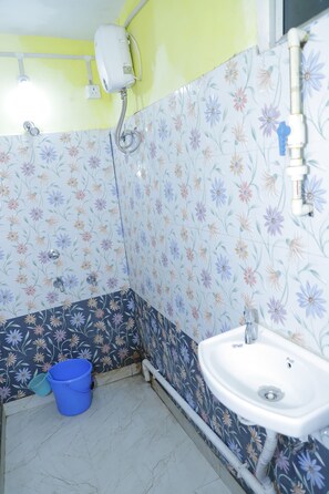 ห้องดับเบิลหรือทวิน | ห้องน้ำ | ฝักบัว, ของใช้ในห้องน้ำฟรี, ผ้าเช็ดตัว, สบู่