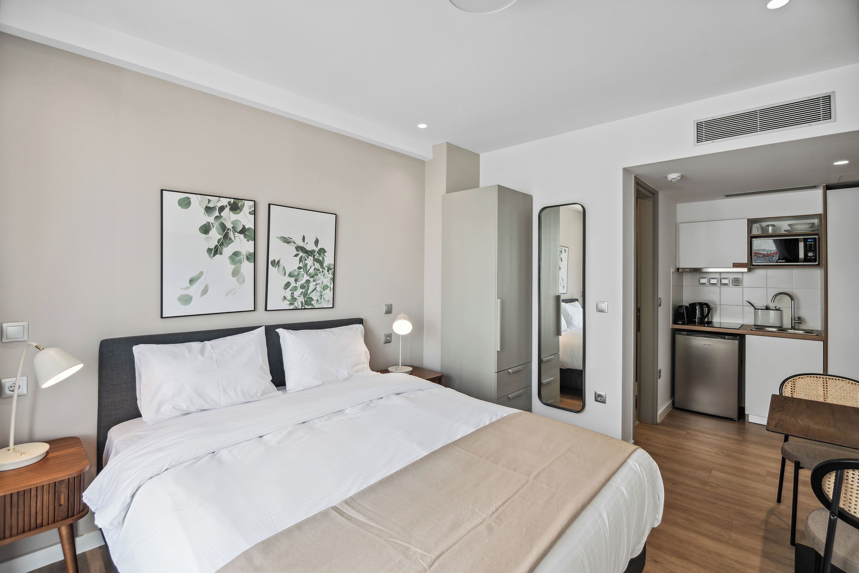 1 bedroom, individually decorated, individually furnished, desk