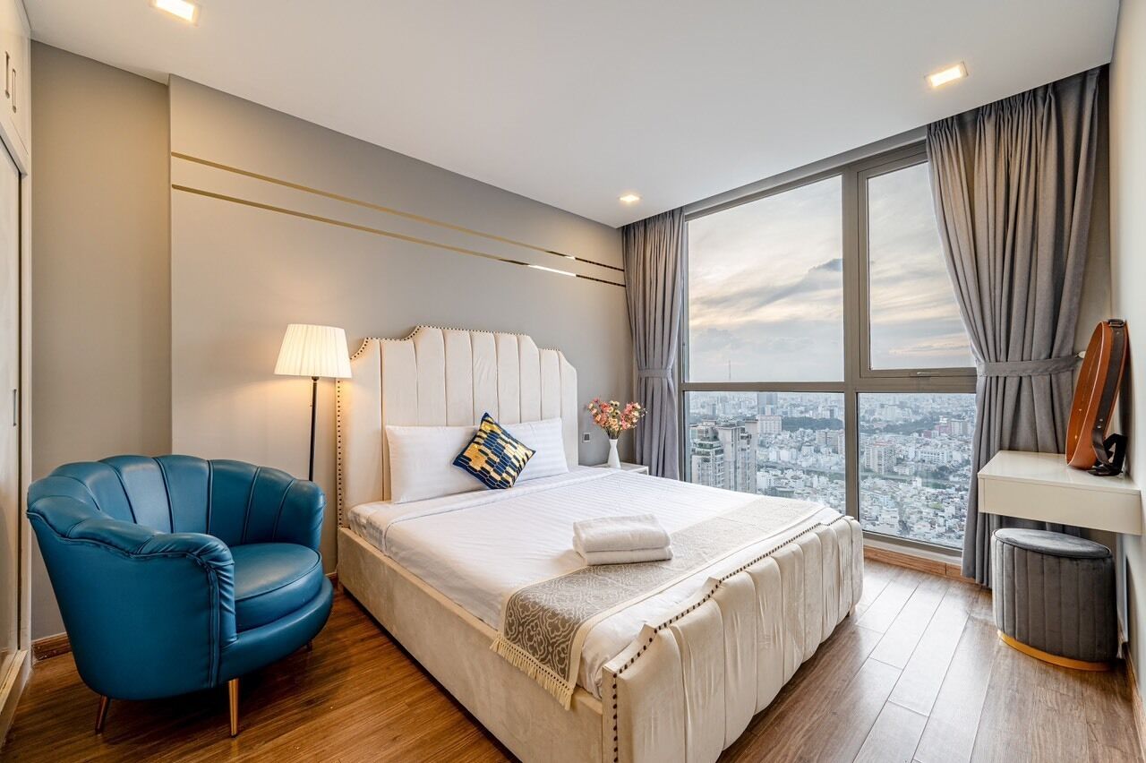 Superior-Apartment, 2 Schlafzimmer, Balkon, Stadtblick | Betten mit Memory-Foam-Matratzen, Schreibtisch