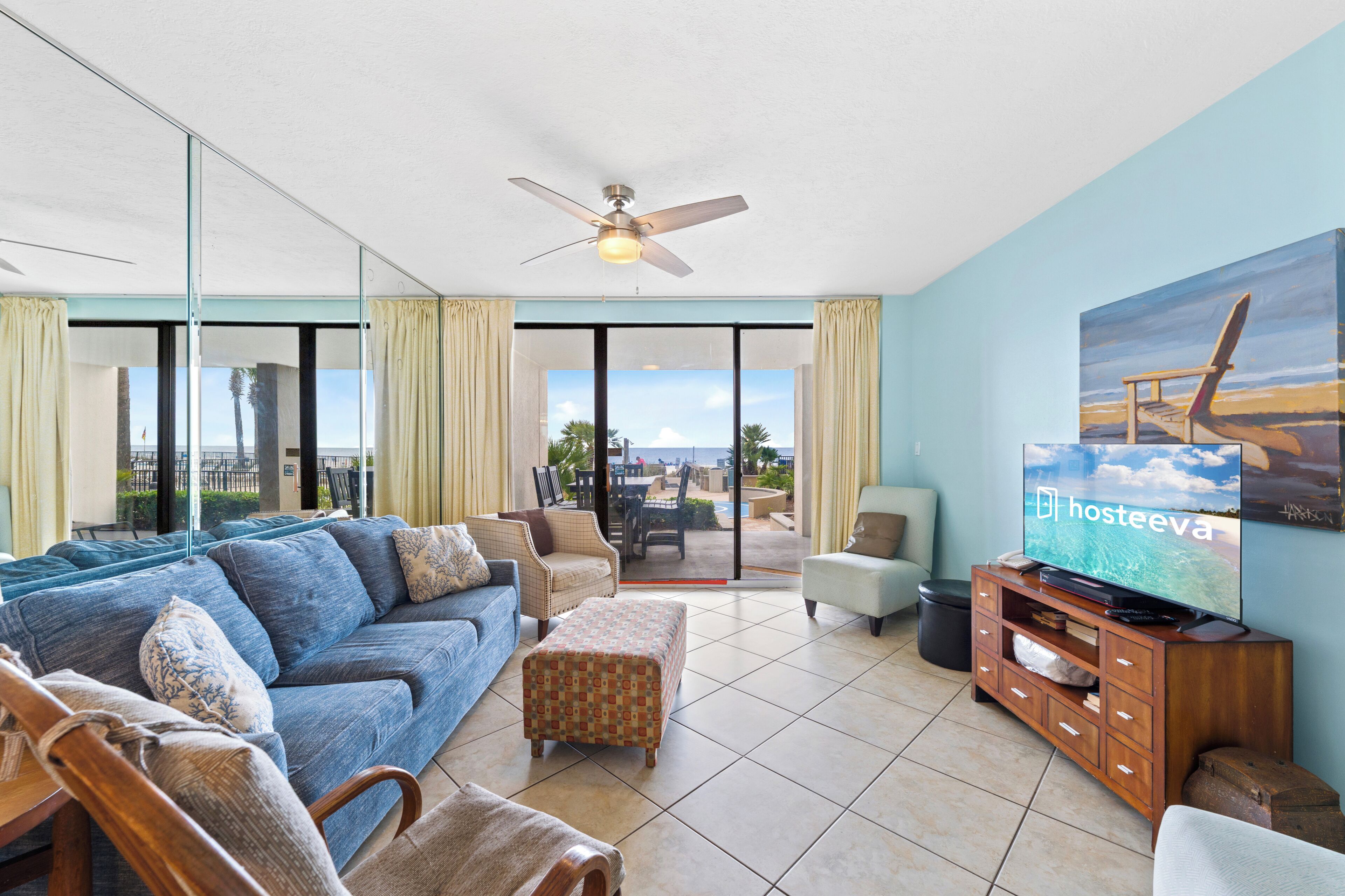 Exclusive Διαμέρισμα (Condo), 3 Υπνοδωμάτια, Μπαλκόνι, Θέα στην Πισίνα | Καθιστικό | Τηλεόραση Smart 55 ιντσών με καλωδιακά κανάλια