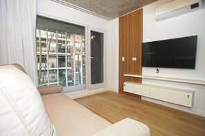 In-room safe, free WiFi